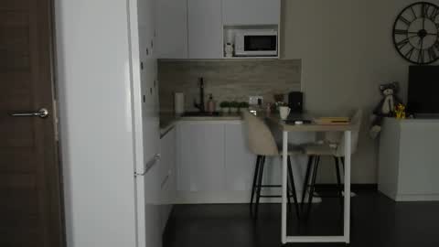 Bella online show from September 22, 2:21 pm