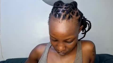 nina_bambi online show from February 18, 2:22 am