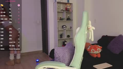 Nina Neon Nostrade online show from April 6, 9:38 pm