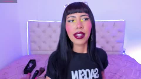 Nina Fox  online show from January 7, 1:49 pm