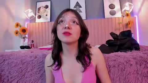 nina_ford_ online show from July 3, 3:33 am