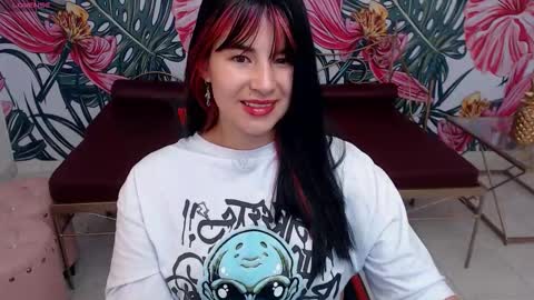 Nina online show from September 18, 8:02 pm