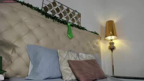 nina joyce online show from March 17, 8:03 pm