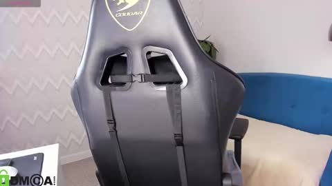 nina lunaa online show from September 13, 8:17 am