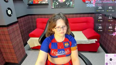 nina lunaa online show from October 2, 1:48 am