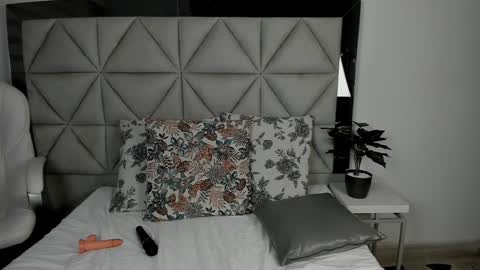 Snapshot of nina_pons chatting on March 11, 11:15 pm Nina online show from March 11, 11:15 pm