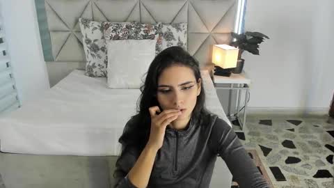  Nina  online show from October 11, 8:45 pm