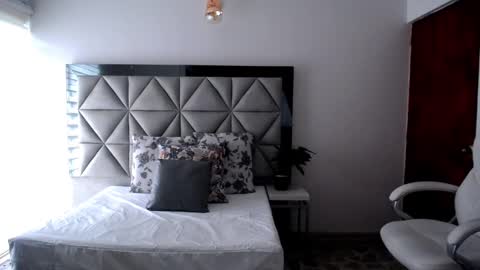 Snapshot of nina_pons chatting on February 8, 9:57 pm Nina online show from February 8, 9:57 pm
