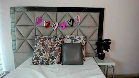 Snapshot of nina_pons chatting on February 14, 9:53 pm Nina online show from February 14, 9:53 pm