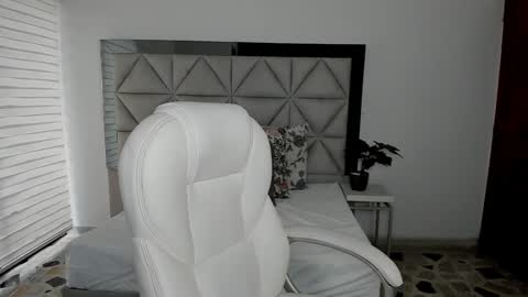 Snapshot of nina_pons chatting on March 5, 9:26 pm Nina online show from March 5, 9:26 pm