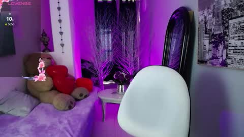 Nina online show from March 13, 1:36 pm