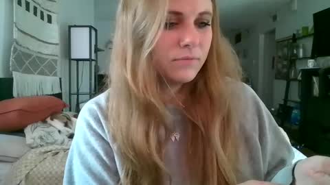 ninabeanzz online show from September 15, 1:56 pm