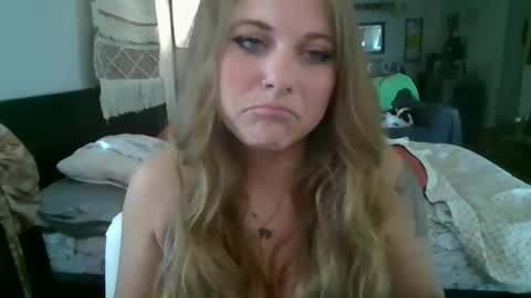 ninabeanzz online show from September 11, 2:07 pm
