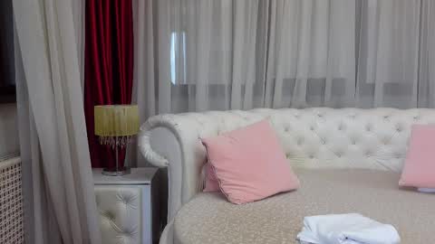 Snapshot of ninacrystal chatting on March 11, 7:57 am NinaCrystal online show from March 11, 7:57 am