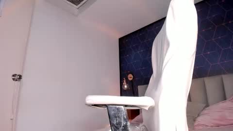 Snapshot of ninaevanss chatting on January 21, 11:34 pm Alisson online show from January 21, 11:34 pm