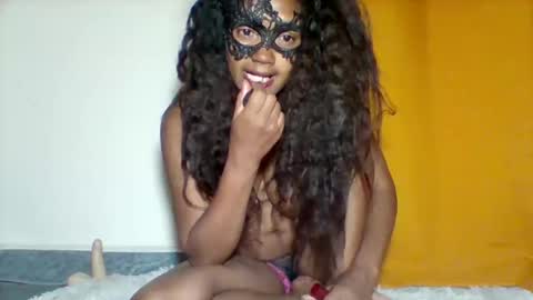 ninah_rise online show from October 3, 2:10 am