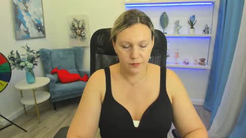 ninastarle online show from May 14, 11:41 am