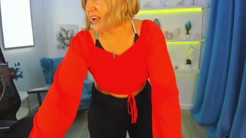 ninastarle online show from October 12, 6:39 am