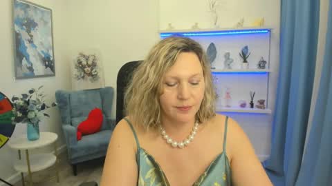 ninastarle online show from April 18, 11:34 am