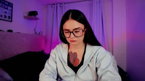 ninavolkov online show from October 6, 10:38 pm