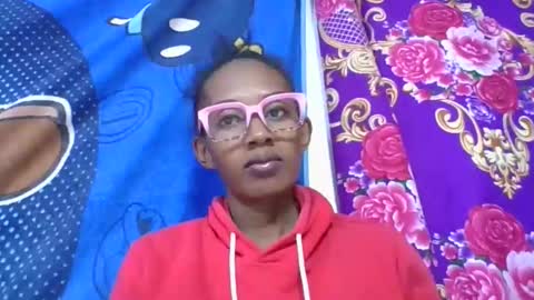 ninie246746 online show from May 9, 6:19 am