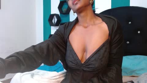 Snapshot of nirak_sf chatting on January 15, 6:19 pm Nirak online show from January 15, 6:19 pm