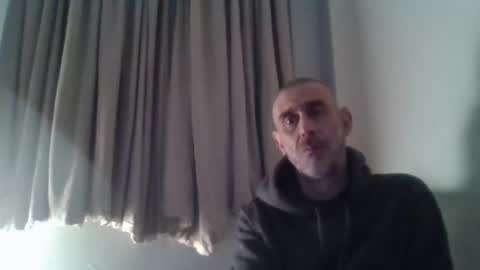 nirevess online show from December 9, 11:24 pm