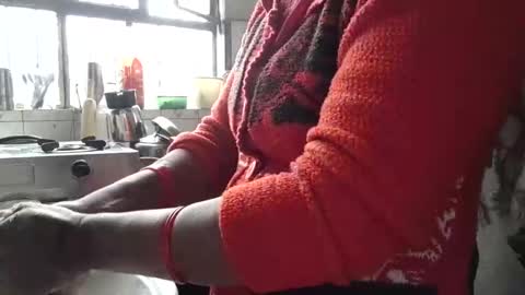 Snapshot of nisha800411 chatting on January 13, 6:49 am Nisha online show from January 13, 6:49 am