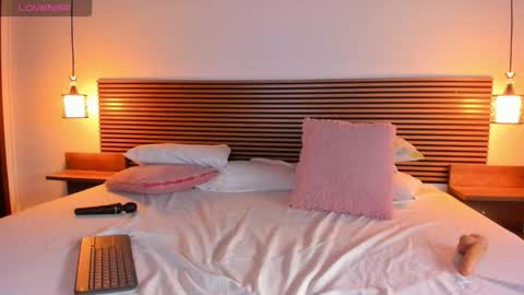 Nitha Gonzalez online show from October 3, 9:23 pm