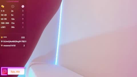 Nicki  online show from October 30, 7:20 am