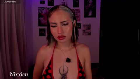 Nixxie  online show from February 21, 2:03 am