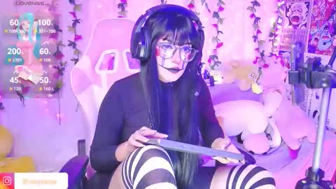 Nixy Sama online show from November 17, 10:45 pm