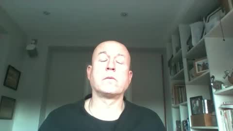 nmmm124347 online show from November 25, 3:00 pm