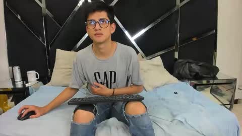 NoaandArez online show from February 1, 12:19 am