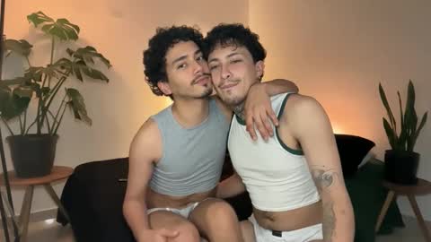 noah_and_steven online show from May 26, 8:59 pm