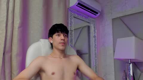 Noah Brigth online show from April 17, 2:47 am