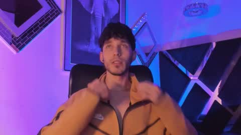 Noah Brigth online show from December 3, 3:51 am