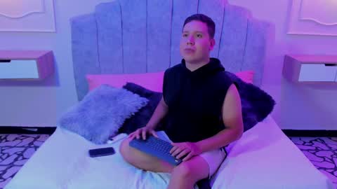 Snapshot of noah_chapman chatting on October 17, 12:09 pm NOAH online show from October 17, 12:09 pm