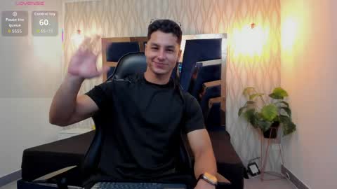 Noah online show from April 6, 5:25 pm