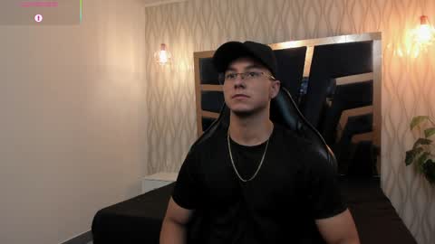 Noah online show from April 10, 5:17 pm