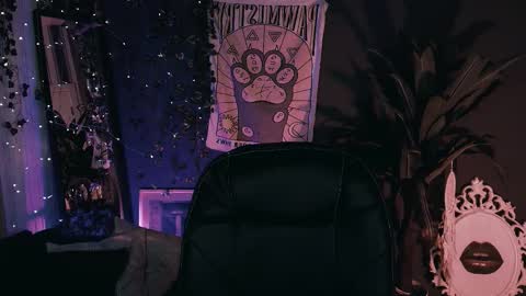 REAL name LiaDM are always open online show from December 21, 9:21 pm