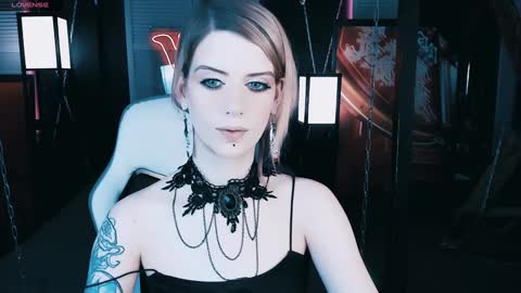 Snapshot of noah_elmer chatting on January 8, 7:34 pm REAL name LiaDM are always open online show from January 8, 7:34 pm