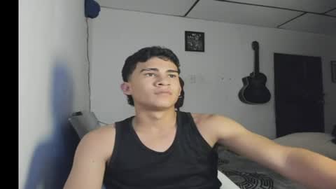 noah_jones41 online show from July 30, 3:07 am
