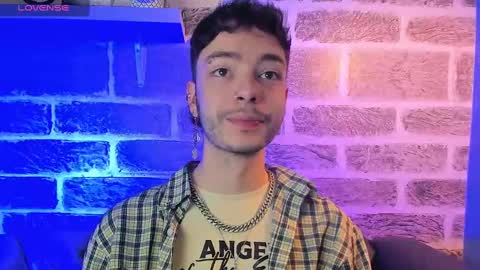    online show from September 25, 12:34 pm