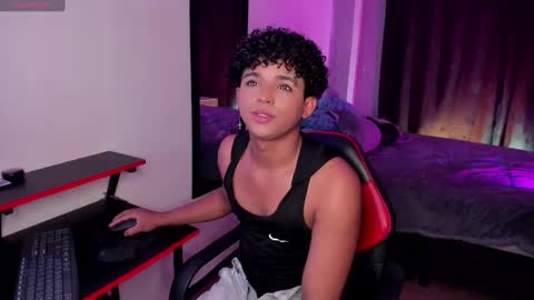 noah_smith04 online show from October 2, 8:07 pm