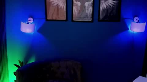 noah_smith04 online show from October 20, 12:21 pm