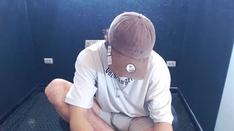 noah_sokolov online show from November 7, 8:33 pm