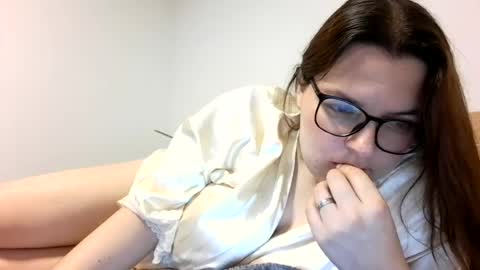 noah_y_lola online show from July 17, 4:58 am