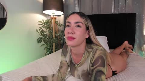 Snapshot of noahandlauren chatting on January 11, 12:55 am . . online show from January 11, 12:55 am