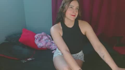 Snapshot of noamartin_ chatting on February 20, 2:18 am Noamartin online show from February 20, 2:18 am